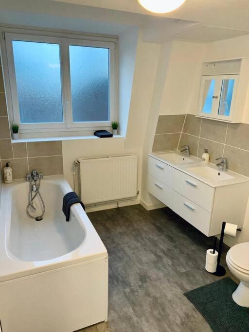 Maison 3 Chambres - 600M Metro Marbrerie - Lille 몽장바뢸 외부 사진